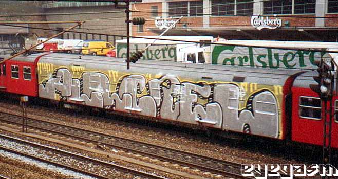 allcrew-wc01.jpg