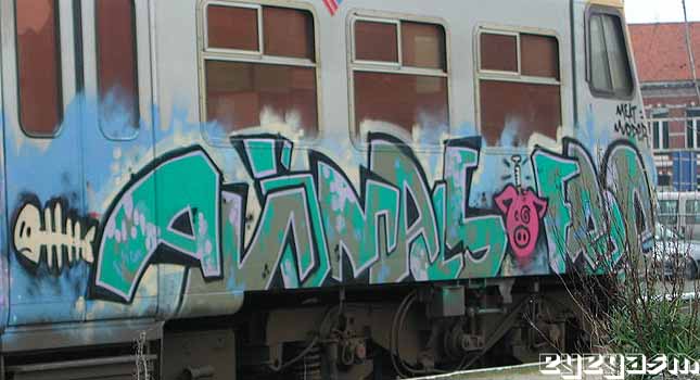 [img width=645 height=350]http://www.graffiti.org/eyegasm/big/a/animals-free01.jpg[/img]