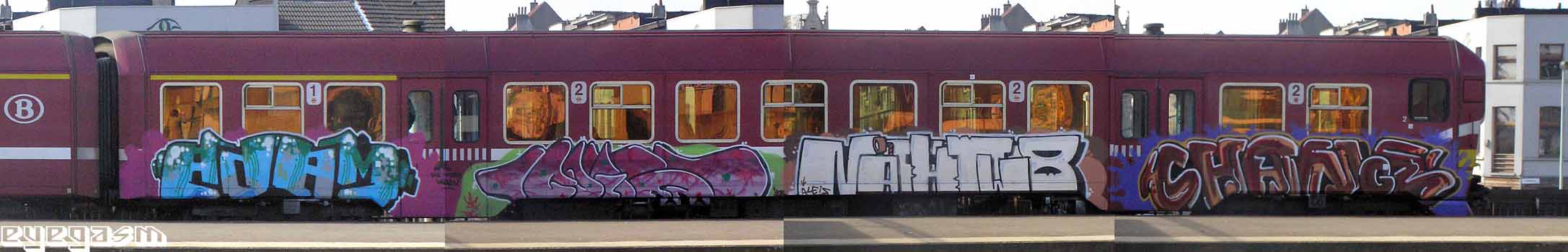 adam-vero-nachtw8-change01.jpg