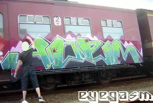 adem01.jpg