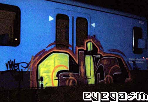 adis01.jpg
