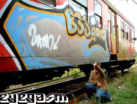 b3sgang01.jpg