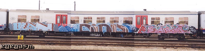 bean-dins-fars01.jpg