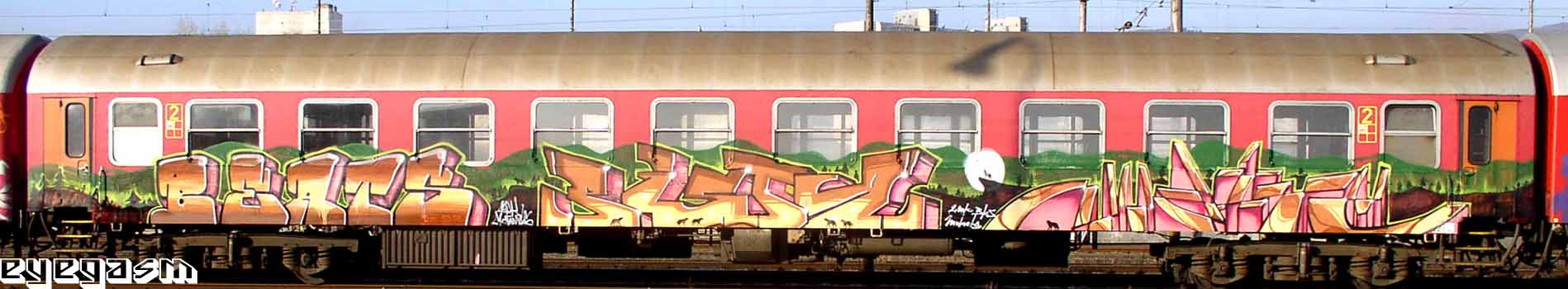 beats-pista-uriner01.jpg