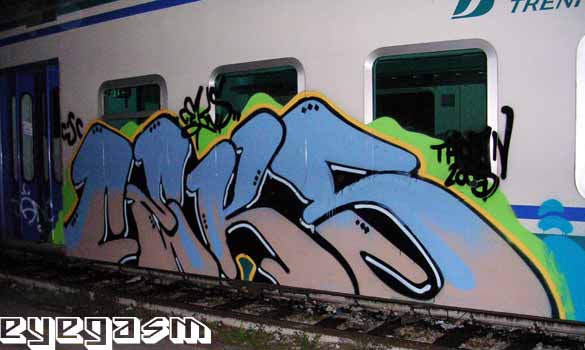 ceks004.jpg