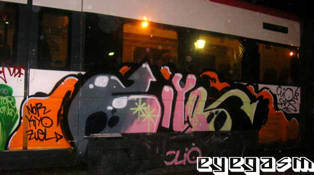 clyo01.jpg