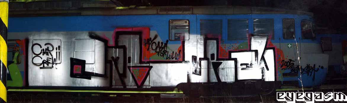 cmrcrew02.jpg