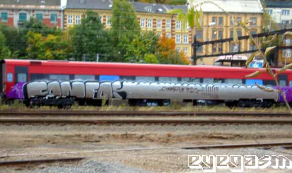 confos01.jpg