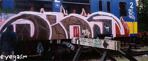 dins01.jpg