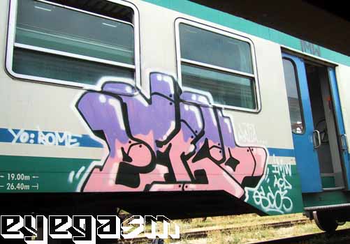 esco02.jpg