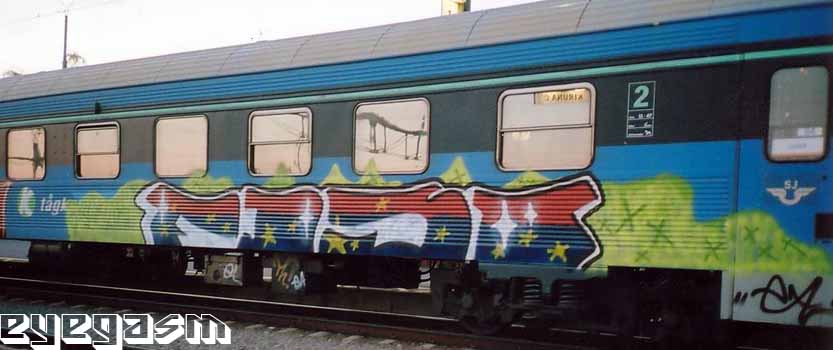 fist01.jpg