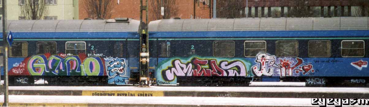 geno-dekis-reds-glue01.jpg