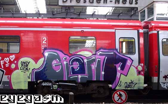 giant01.jpg