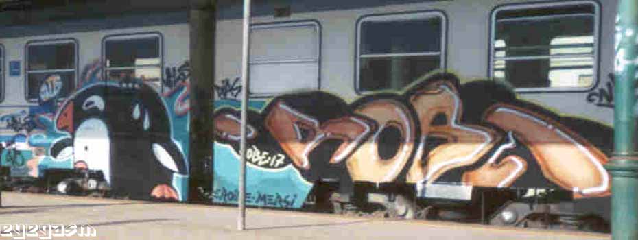 hegs-robe01.jpg