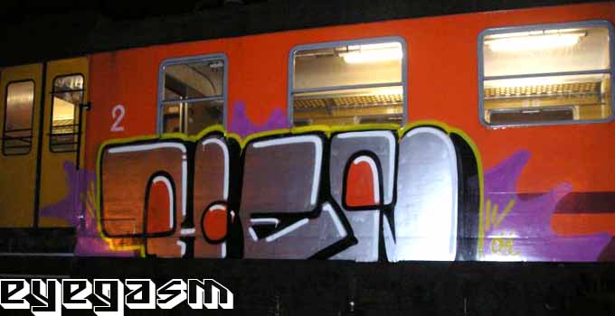 hen01.jpg