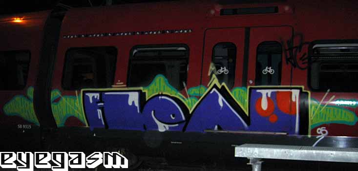 hen02.jpg