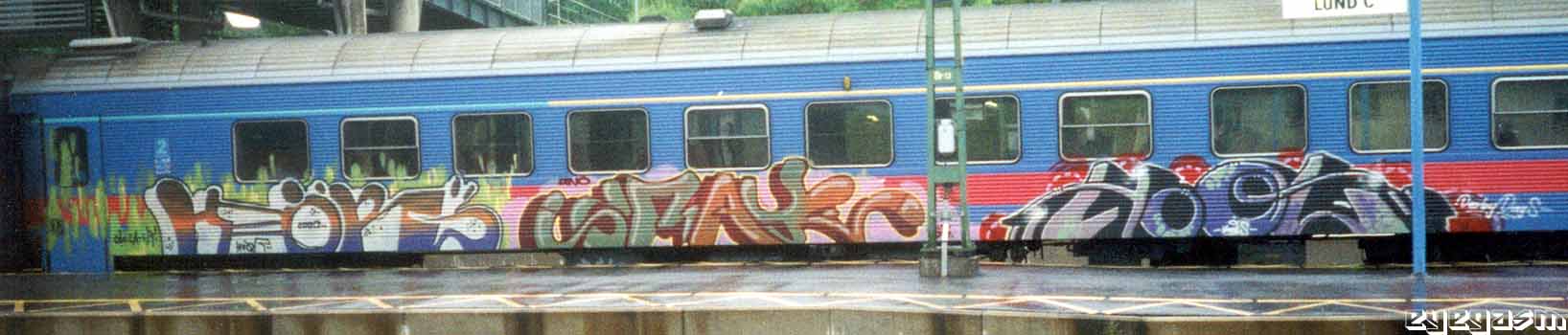 heor-graye-hool01.jpg