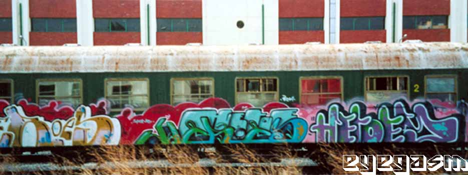 heroes-heroes-heroes-heroes01.jpg