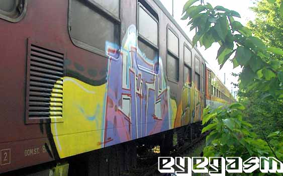 hits-spk01.jpg