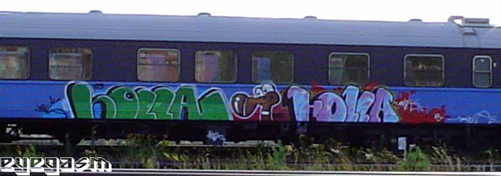 holla-holla01.jpg