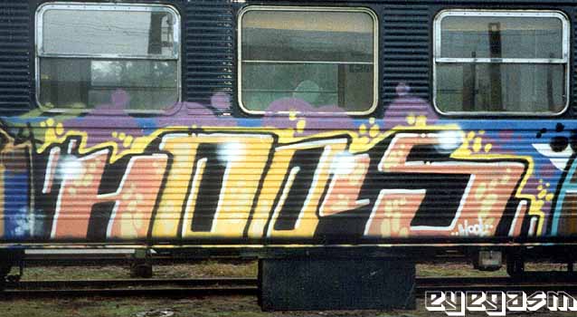 hools01.jpg
