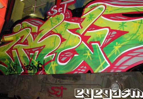 ixus01.jpg
