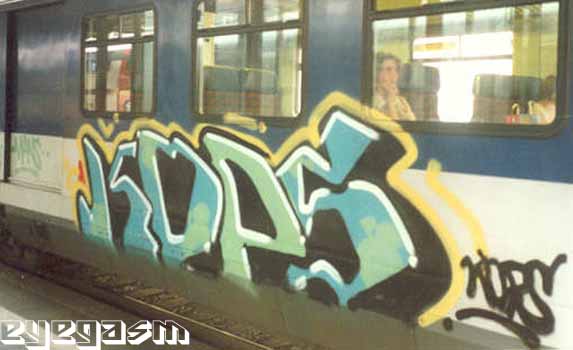 kops01.jpg
