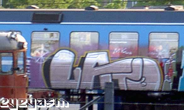 late01.jpg