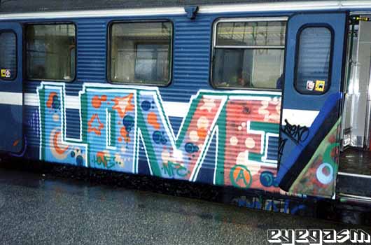 love04.jpg