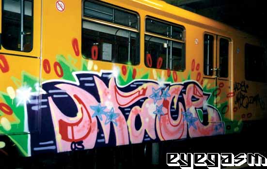 mace002.jpg