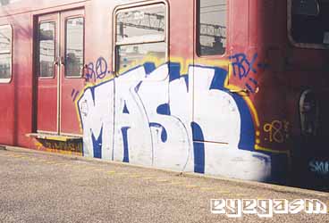mask03.jpg