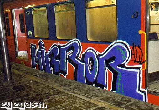 mirror03.jpg