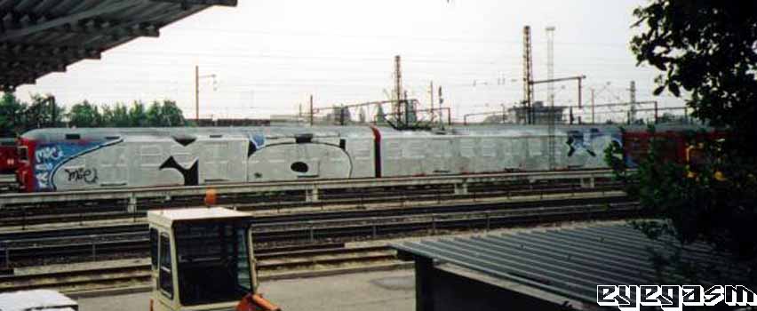 moe-wc01.jpg