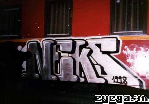 neks02.jpg