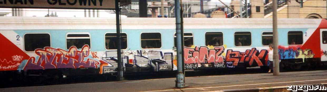 nel-eror-einz-etix-desk01.jpg