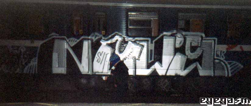 newis02.jpg