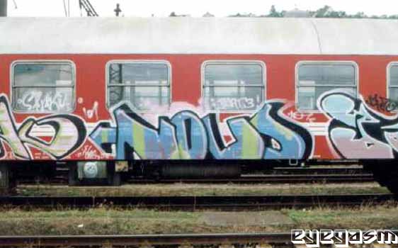 nous01.jpg