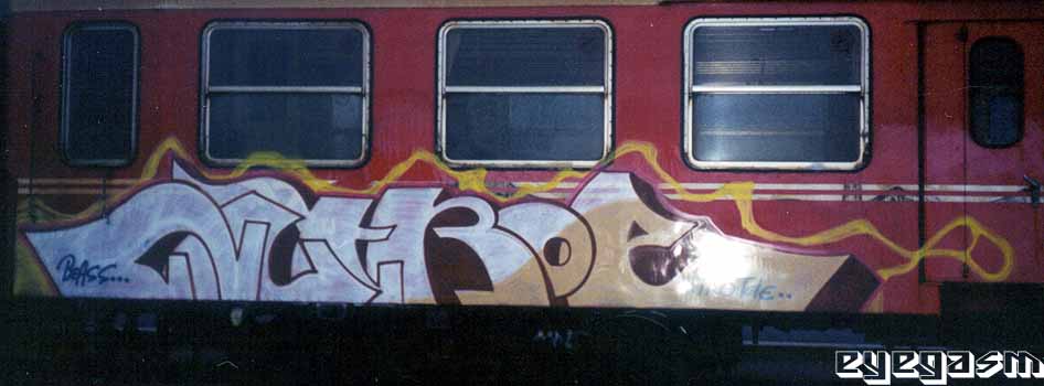 nutroe01.jpg
