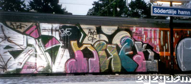 phiy-nuek-wc01.jpg