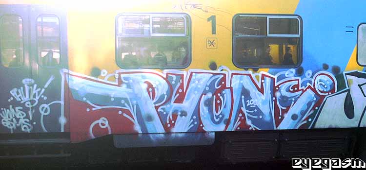 phunki01.jpg