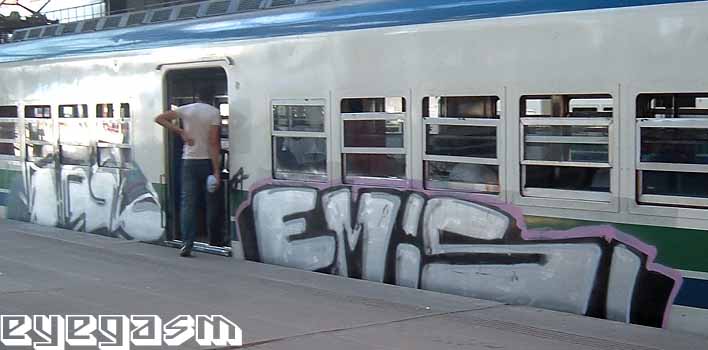 porno-emis01.jpg