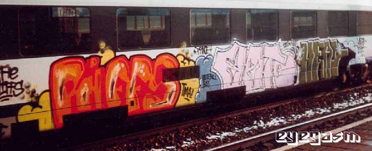 riffs-hate-head01.jpg