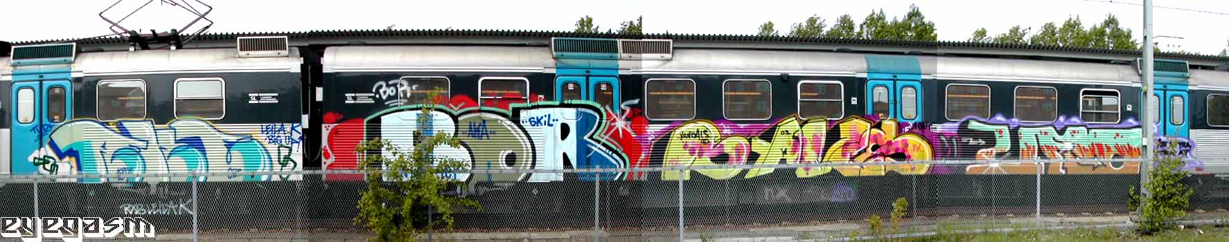 rke-bor-balls-ufo01.jpg
