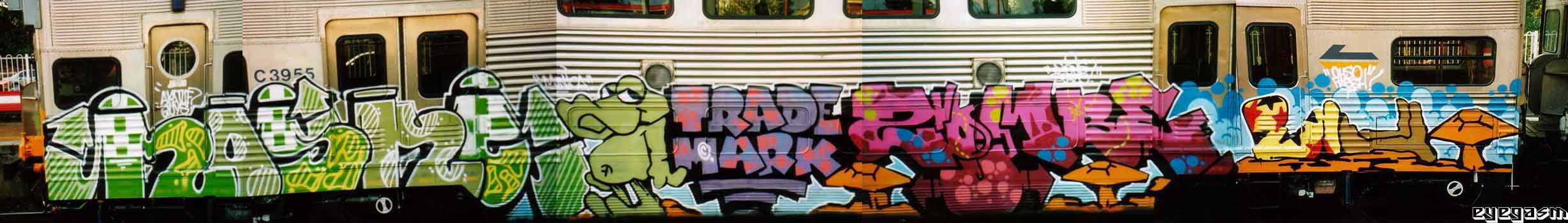 roske-zombe-scram01.jpg