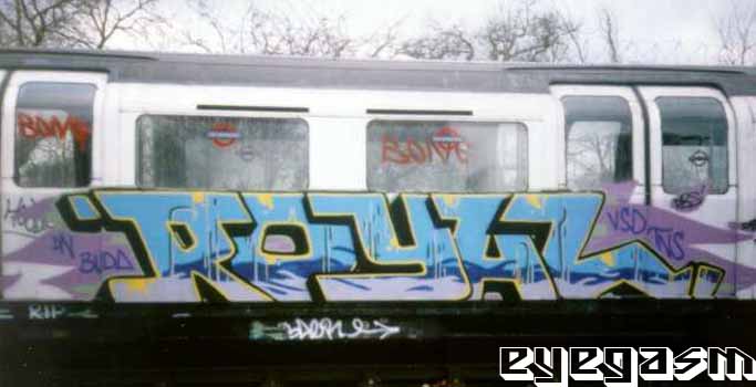 royal0001.jpg