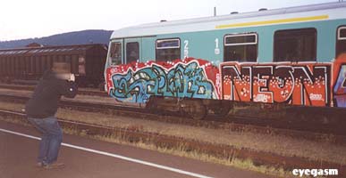 shok-neon01.jpg