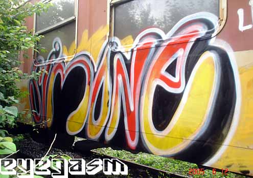 simone001.jpg