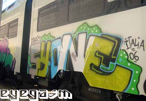 syone01.jpg