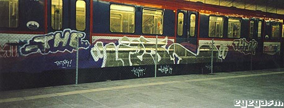 the-lien-thtsk01.jpg