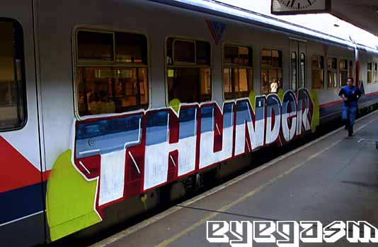 thunder001.jpg